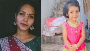 ప్రియుడి మోజులో పడి కన్న కూతుర్నే కడతేర్చింది: ఆపై నాటకాలు