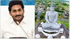 అమరావతిలో ఉత్కంఠ, హైకోర్టు తీర్పు రిజర్వ్ - సీఎం జగన్ టూర్ ఖరారు..!!