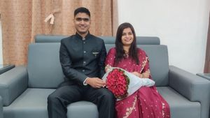  కృష్ణా జిల్లా జాయింట్ కలెక్టర్ అపరాజిత సింగ్ ఆదర్శ వివాహం