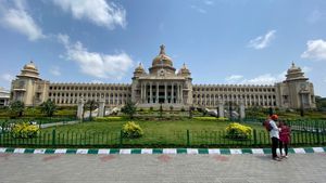 నకిలి పత్రాలతో కోట్ల విలువైన ప్రభుత్వ భూమిని స్వాహా చేసిన కేఏఎస్ అధికారి ! 