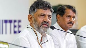 డీకే శివకుమార్ కు ఊహించని షాక్, డీసీఎం ఔట్, కార్యక్రమంలో సీఎంకు! 