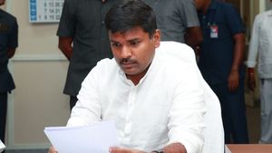 దసరాకు జగన్ సంచలన నిర్ణయం తీసుకోబోతోన్నారు- మంత్రి గుడివాడ అమర్‌నాథ్
