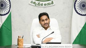ఢిల్లీ కేంద్రంగా సీఎం జగన్ ఎలక్షన్ స్కెచ్ - పొత్తు రాజకీయంలో బిగ్ ట్విస్ట్..!!