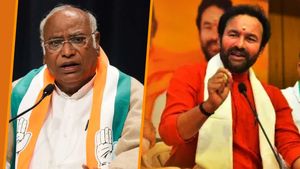 కాంగ్రెస్, బీఆర్ఎస్ ఒకటి కాదా?: ఖర్గేకు సవాల్ విసురుతూ కిషన్ రెడ్డి కీలక ప్రశ్నలు