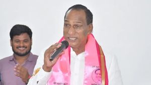 కాంగ్రెస్ అభ్యర్థిని కూడా తానే నిర్ణయిస్తానంటూ మంత్రి మల్లారెడ్డి: సొంత మీడియా ఏర్పాటుకు రెడీ