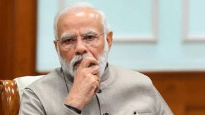 మోదీ ఎన్నికల జిమ్మిక్కులు, ప్రజలు గమనిస్తున్నారు, మాజీ సీఎం సెటైర్లతో షాక్ ! 