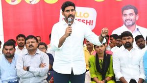చేతులారా పార్టీ క్యాడర్‌ను ఇబ్బందులపాలు చేస్తోన్న నారా లోకేష్..!!