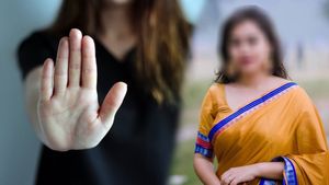 Harassment : షూటింగ్‌లో ఆ పని చేయమని డైరెక్టర్ ఒత్తిడి ..చెంప చెల్లుమనిపించిన నటి..!