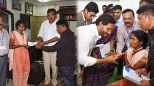 వైఎస్ జగన్ మానవత్వం-సాయం కోరిన క్యాన్సర్ బాధితురాలు-గంటల్లోనే చెక్కు..