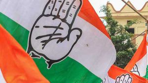 కాంగ్రెస్ ఎమ్మెల్యే టికెట్ ఆఫర్: దరఖాస్తులు చేసుకోండి, ఏ వర్గ అభ్యర్థి ఎంత చెల్లించాలంటే?