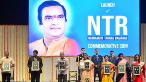 ఎన్ టీఆర్ రూ. 100 నాణెం, క్రిడిట్ మొత్తం ఎవరి ఖాతాలో పడిందంటే ?, స్కెచ్ మాత్రం! 