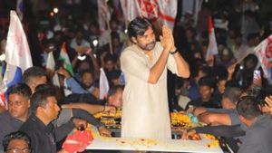 విశాఖకు పవన్: వారాహి యాత్రకు భద్రత కారణాలు- అభిమానులకు జనసేన సూచనలు
