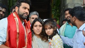 బిగ్గెస్ట్ టోర్నీకి ముందు.. తిరుమలలో రోహిత్ శర్మ- శ్రీవారి సెంటిమెంట్