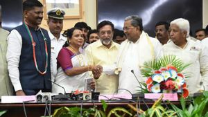 పంతం నెగ్గించుకున్న సీఎం, ఆ ముగ్గురు ఇక ఎమ్మెల్సీలు, మేడమ్ ఉమాశ్రీకి పదవి! 
