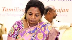 టీఎస్ఆర్టీసీ బిల్లుపై గవర్నర్ తమిళిసై సౌందరరాజన్ కీలక నిర్ణయం