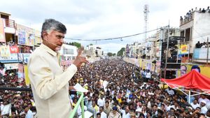 ప్రాజెక్టుల ఘనత మాదే-కరెంటు ఛార్జీలు తగ్గిస్తా-సీమలో చంద్రబాబు కామెంట్స్..