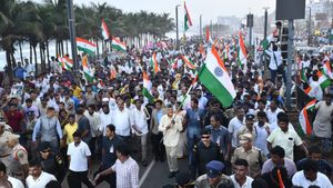 వైజాగ్ లో చంద్రబాబు భారీ ర్యాలీ-ఇండియా విజన్ 2047 డాక్యుమెంట్ రిలీజ్..