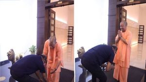 యోగికి రజనీకాంత్ పాదాబివందనం, సూపర్ స్టార్ కు అన్నామలై అండ, ఏం తప్పు చేశారు ?