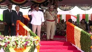 76 ఏళ్లలో ఏ ప్రభుత్వం చేయనిది చేస్తున్నాం-పంద్రాగస్టు ప్రసంగంలో జగన్..రాజధానులపైనా..