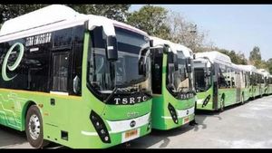 Hyderabad: సిటీలో నేటి నుంచి గ్రీన్ మెట్రో లగ్జరీ ఏసీ బస్సులు, ప్రత్యేకతలివే
