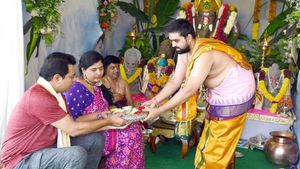  ప్రగతిభవన్‌లో వినాయక చవితి వేడుకలు: కేసీఆర్, కేటీఆర్ దంపతుల పూజలు