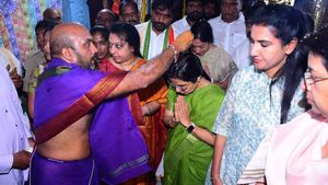 రాజమండ్రిలో చంద్రబాబు, బాలకృష్ణ కుటుంబ సభ్యులు