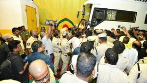 చంద్రబాబును అరెస్ట్ చేసిన సీఐడీ - అర్ద్రరాత్రి నుంచి ఏం జరిగింది..!!