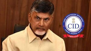 పట్టు బిగిస్తున్న సీఐడీ - చంద్రబాబు ముందున్న మార్గం ఏంటి..!!