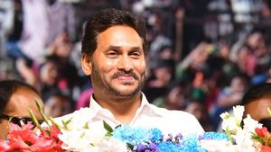 ఈ మూడు జిల్లాల్లో వైఎస్ జగన్ సుడిగాలి పర్యటన