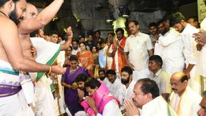 శ్రీవారి సేవలో వైఎస్ జగన్: ఈ రెండు జిల్లాల్లో పర్యటన: 77 చెరువులకు సుజల స్రవంతి