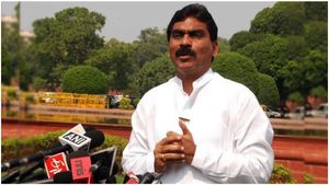 లగడపాటి రీ ఎంట్రీ, కీలక భేటీ - పార్టీ, స్థానం ఖరారు..!?