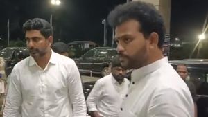 ఢిల్లీకి లోకేష్- టీడీపీ రాజకీయం హస్తినకు షిఫ్ట్: అమిత్ షా అపాయింట్..?!