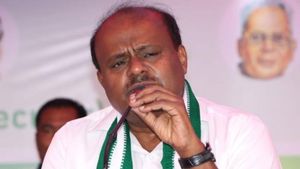 Bengaluru: ఈ ప్రభుత్వం మీదేనా, స్టాలిన్ కు మీరు డూప్లికేట్ కదా ?, బంద్ లో ! 