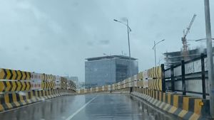 హైదరాబాద్‌లో కుండపోత వర్షం, బయటికి రావొద్దు: ఈ జిల్లాల్లోనూ అతి భారీ వర్షాలు, హెచ్చరికలు