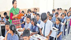 టీచర్లకు చేదువార్త: వారికి ఇక ప్రమోషన్లు లేనట్లే!
