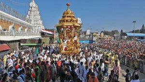 TTD:  ఆ వేళ అన్ని ప్రత్యేక దర్శనాలు రద్దు, నిబంధనల సడలింపు - ఈవో ధర్మారెడ్డి..!!