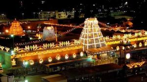 టీటీడీ సరికొత్త రికార్డ్: లక్షల్లో లడ్డూల విక్రయం