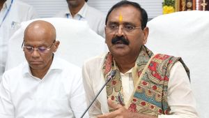 అటవి శాఖ అనుమతి ఇస్తే వెంటనే అలిపిరి టూ తిరుమలకు అనుమతి, టీటీడీ చైర్మన్! 