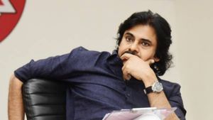  పవన్‌ను మింగేస్తోన్న `బ్లాక్ హోల్`..!!