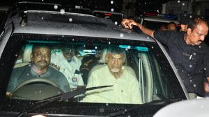 ఆస్పత్రికి చంద్రబాబు తరలింపు - వీఐపీ గది సిద్దం..!?