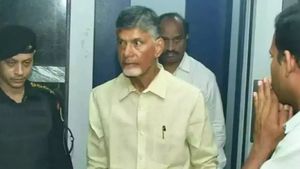 చంద్రబాబు బరువు తగ్గలేదు, పెరిగారు..!! 