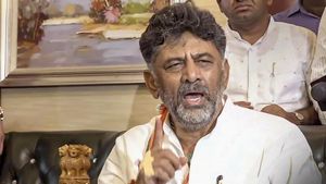 బెంగళూరు సిటీ విషయంలో డీకే సంచలన వ్యాఖ్యలు, మేము జోక్యం చేసుకోము !
