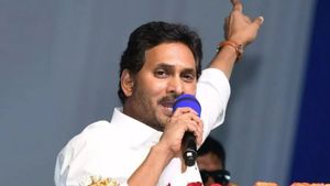  ప్రతిపక్షాలపై జగన్ బ్రహ్మాస్త్రం, మూలాలే టార్గెట్ - ఏం చేయబోతున్నారు..!!