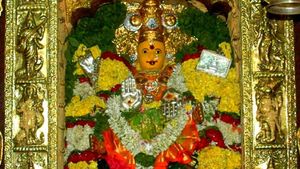 ఇంద్రకీలాద్రి(విజయవాడ) దుర్గమ్మ ఆలయం మూసివేత