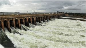 కర్ణాటక మైండ్ బ్లాక్, తమిళనాడులో సంబరాలు, దెబ్బకు మతిపోయింది, బెంగళూరులో ! 