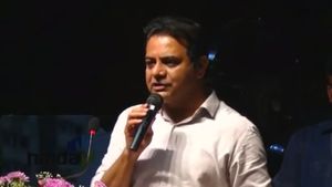 `నమో` అంటే..: కేటీఆర్ చెప్పిన కొత్త అర్థం: అది తెలుసుకుంటే మంచిది