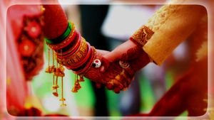 లవ్ మ్యారేజ్, భార్య గర్బతి, వీడియో తీసిన భర్త ఆత్మహత్య, లవ్ చేస్తే కష్టాలు వచ్చాయి !
