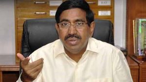  మాజీ మంత్రి నారాయణకు సీఐడీ నోటీసులు..!!