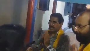 `కరోనా టైమ్‌లో తమరెట్టాబోయారో.. ఏమో సారు..`