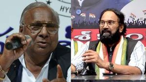 ఉత్తమ్ కుమార్ రెడ్డిపై వీ హనుమంతరావు సంచలన ఆరోపణలు